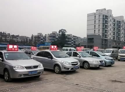 为什么年底会有很多新车进入二手车市场